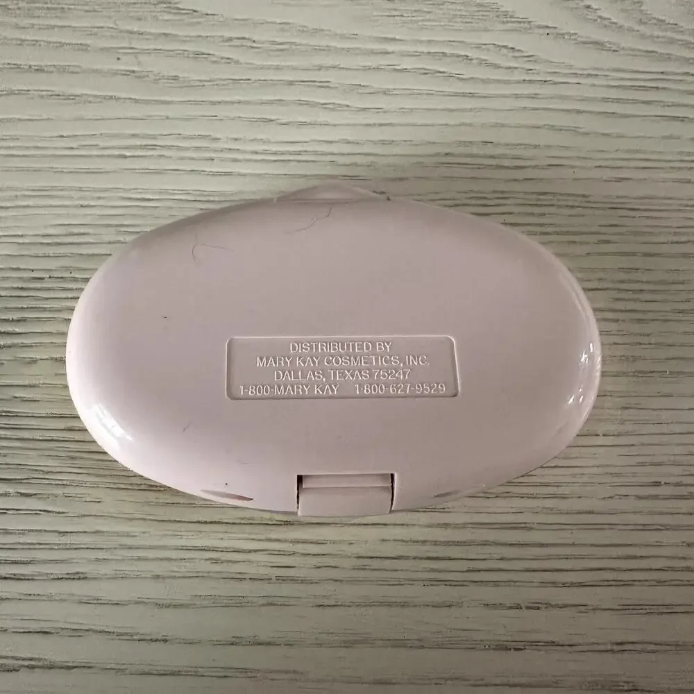 MARY KAY REFILLABLE ORANGE PINK COMPACT WITH MIRROR 3-3/4